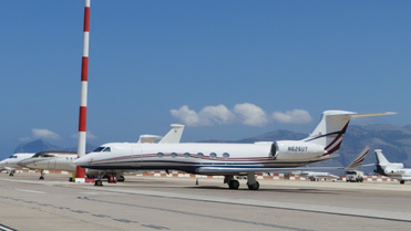 Jet privati di partecipanti al The Camp atterrano all'aeroporto Falcone-Borsellino di Palermo